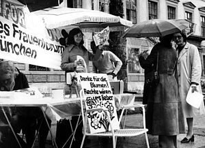 Info booth of the "Frauenforum"